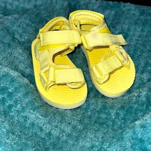 Cat&Jack strap sandals